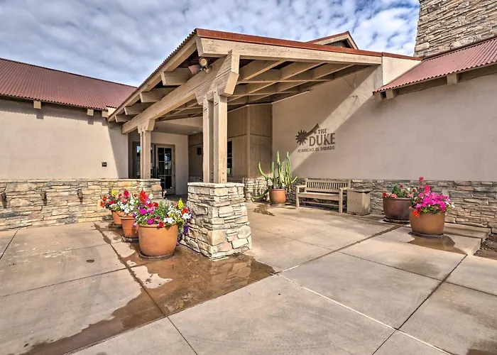 <1 Mile To The Duke Golf Course! *
