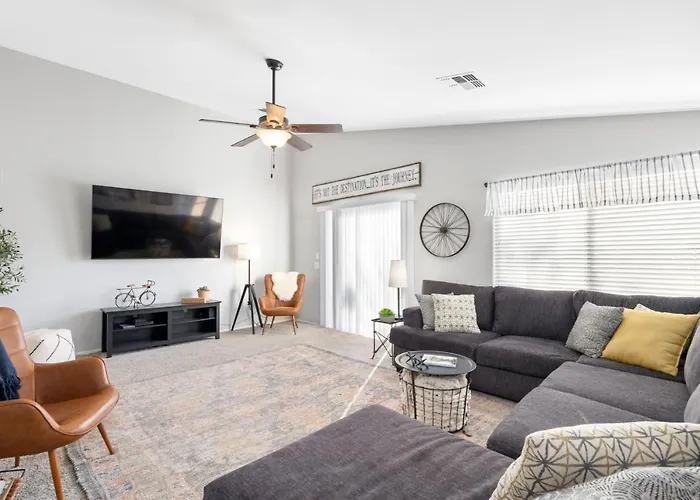 Holiday home <1 Mile To The Duke Golf Course! *