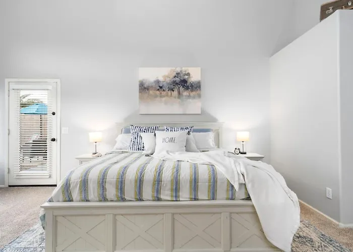 Holiday home <1 Mile To The Duke Golf Course! *